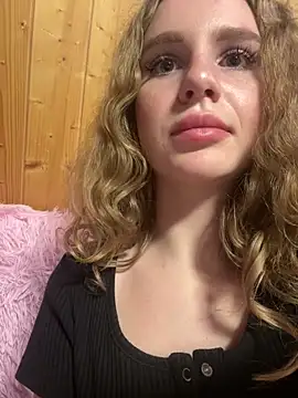 Show modela nemesidaM na web-kameri