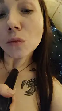 _strawberry_moon_'s Live XXX Chat