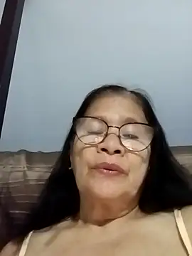 Sweet-Lita50: διαδικτυακό σόου στην κάμερα