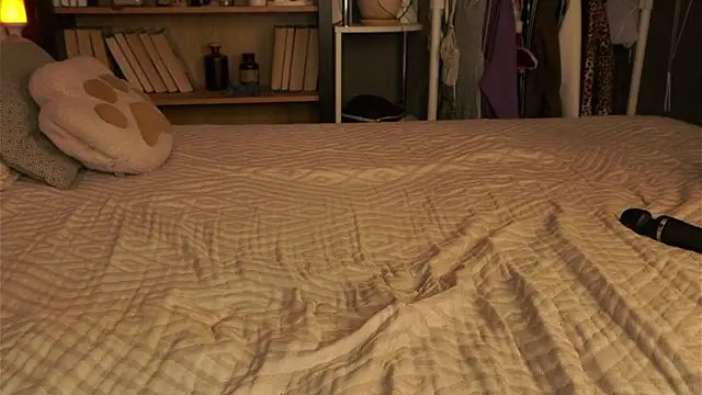 LynHillaire Live XXX Chat