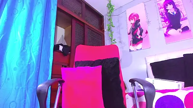 Chatroom XXX en direct de ROZZE_MILA