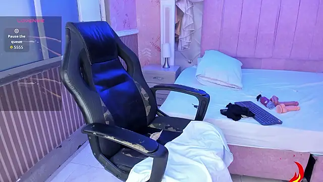 XXX chat uživo modela magnus_serket