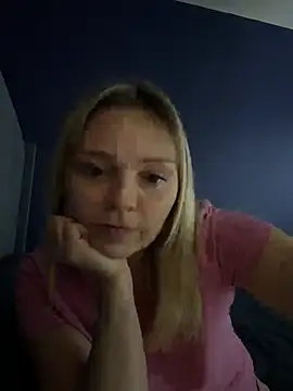 Sky25x Adlı Modelin Canlı XXX Sohbeti