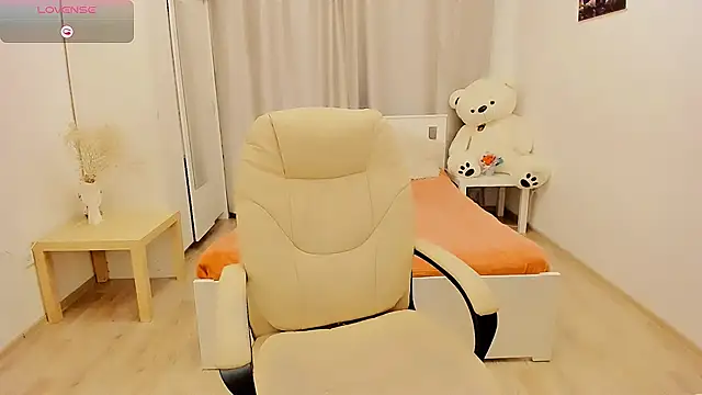 Nina_More: онлайн-секс-чат