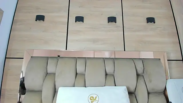 karol_lewiss' Live XXX Chat