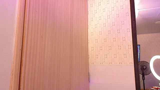 4L3JX Adlı Modelin Canlı XXX Sohbeti