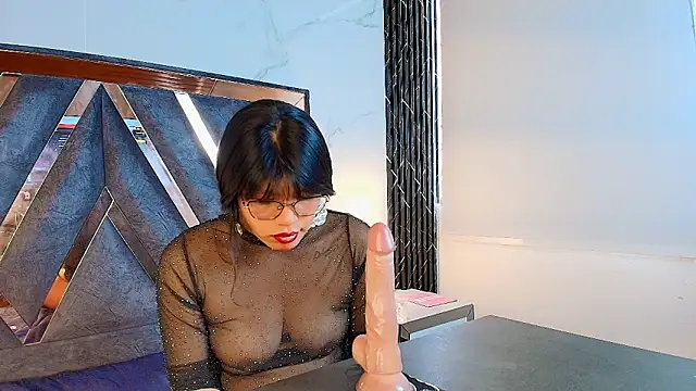 EsmeraldaChantreのライブXXXチャット