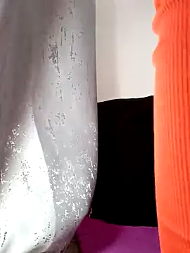 Chatroom XXX en direct de Busty_Bambi