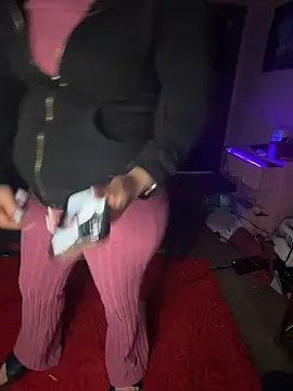 Milfshortcakes: онлайн-секс-чат