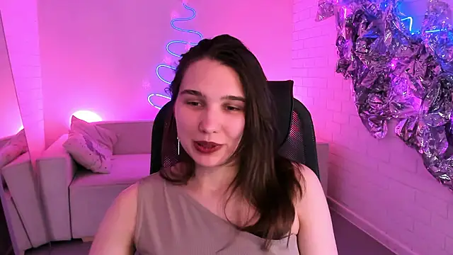 Chat +18 de TessaMill ao vivo