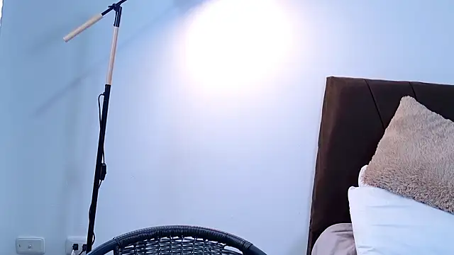 Genesis_Montenegro_OA élő XXX-chatje