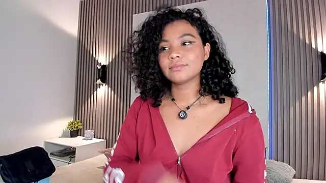 Zafiiraa: онлайн-секс-чат