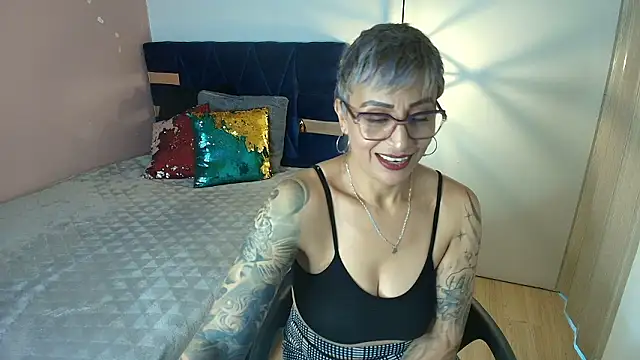 دردشة Charlotte__Gray الجنسية المباشرة