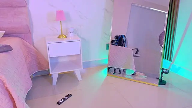 دردشة We_DM الجنسية المباشرة