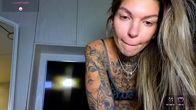 Chat XXX ao vivo de tattooedBabyy
