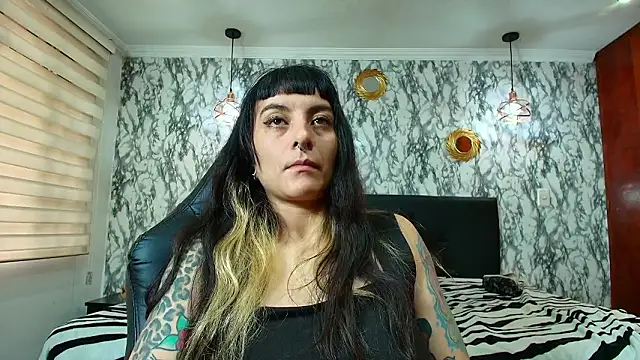 دردشة Naughty_Kittenm الجنسية المباشرة