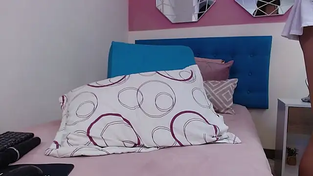 NicoletBlossom Adlı Modelin Canlı XXX Sohbeti