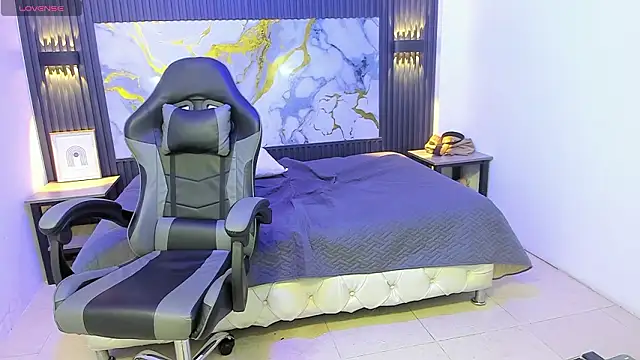 Czat XXX na żywo – Dark_Desiree18