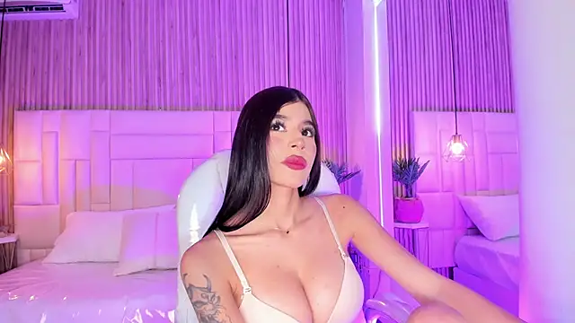 CaitlynCouper Adlı Modelin Canlı XXX Sohbeti