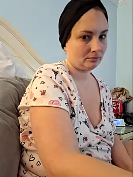 MilfyMrsRobinson's Live XXX Chat