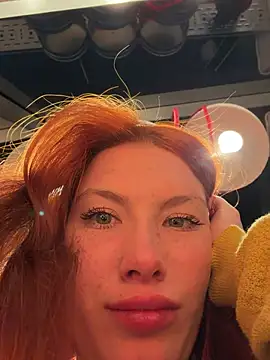 Liv_Fay élő XXX-chatje