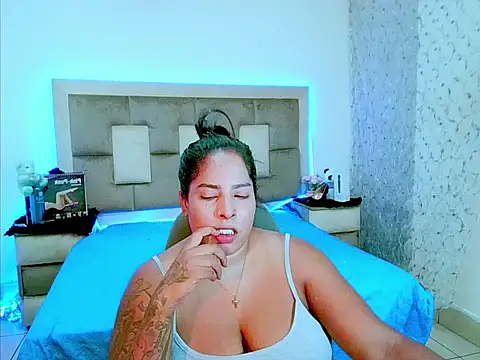 XXX chat uživo modela indiantopaz694u