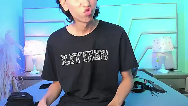 Milan_LewisSのライブXXXチャット