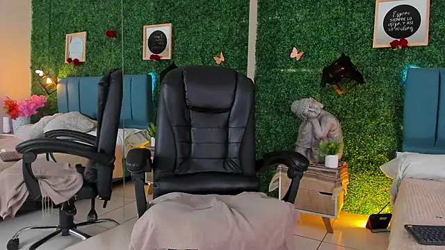 XXX chat uživo modela Linagh_