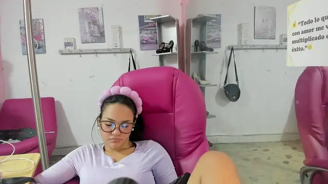 CAMILA--REY élő XXX-chatje