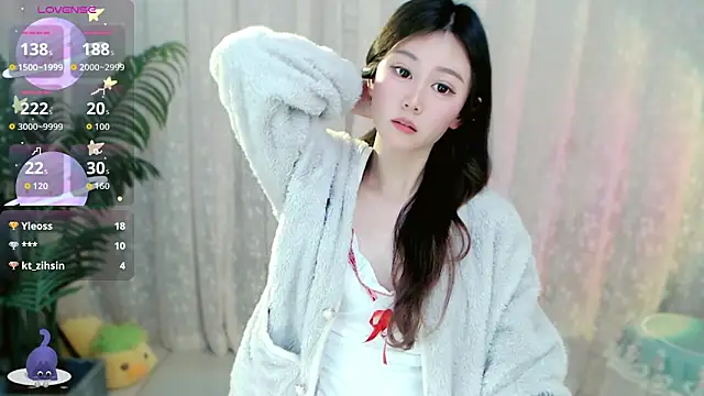 Aimee-520 élő XXX-chatje