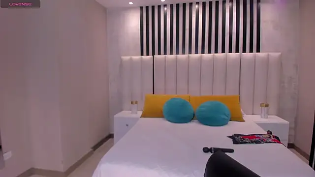 AmaliaCrus Adlı Modelin Canlı XXX Sohbeti