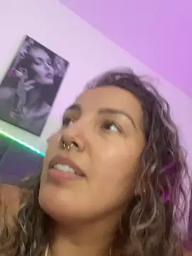 ISIS17_EF Show in webcam