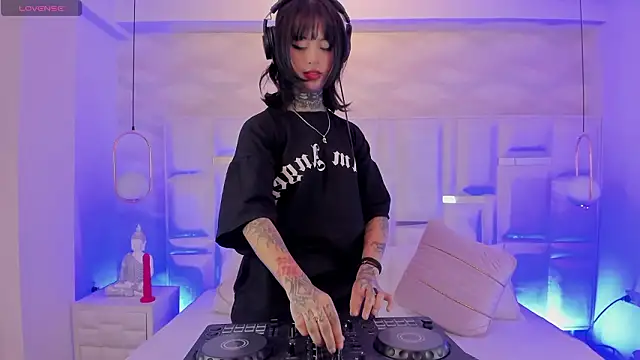 doll__bella: онлайн-секс-чат