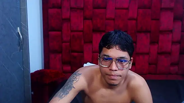 Hilary_David Live XXX Chat