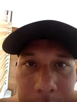 Pertunjukan Kamera Web 13elvergon