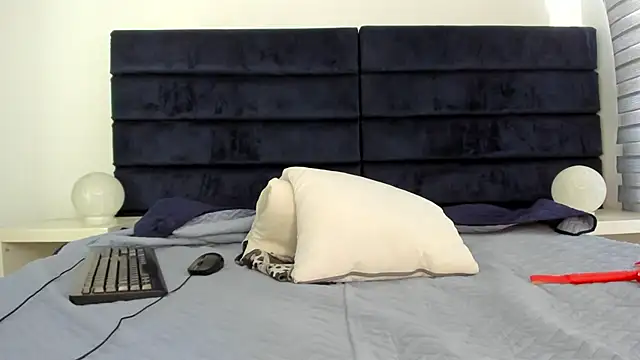 Chatroom XXX en direct de melanie_roux__