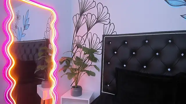 Sweet_Ariadna_ Chat XXX live