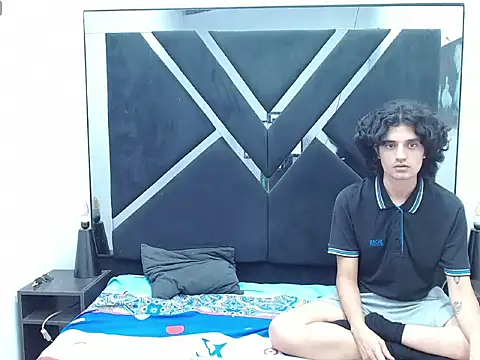 Fleeting_Loven Webbikameraesitys