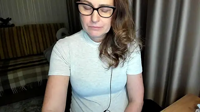 lauraoven Webcam-Show