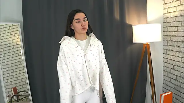 Онлайн чат XXX HermilaClap