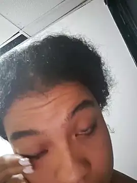 KaterinMossのライブXXXチャット