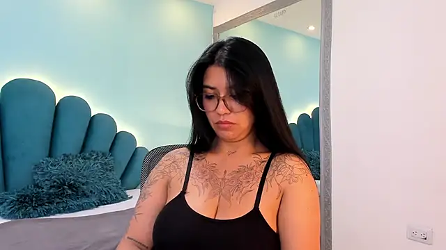 Chatroom XXX en direct de sharlott18