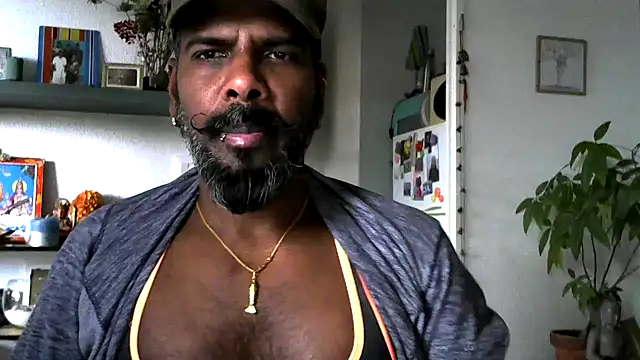 frenchblackc31 webcam show