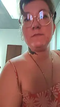 HunnyyLove Adlı Modelin Canlı XXX Sohbeti