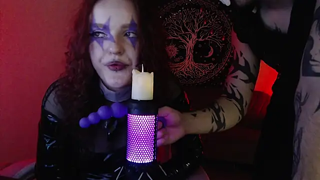 CrimsonVampCouple Webcam Show