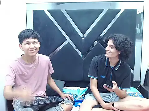 Fleeting_Loven Webbikameraesitys