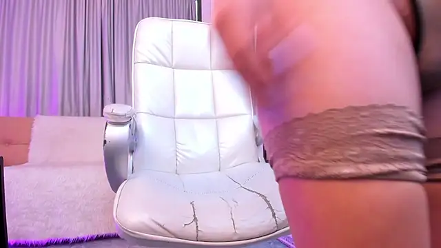 SALOME_F0X_ live XXX chat