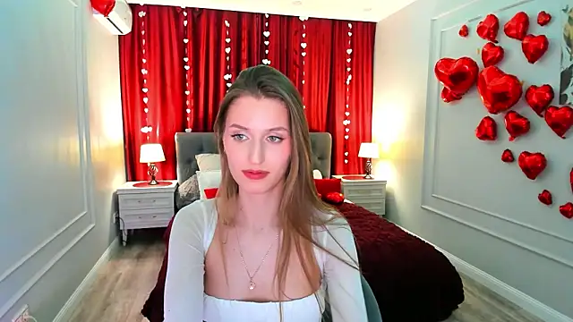 NaturalBeaty's Live XXX Chat