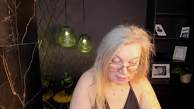 NataliMellow élő XXX-chatje