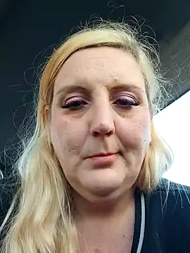 Chat +18 de BecciDeluxe ao vivo